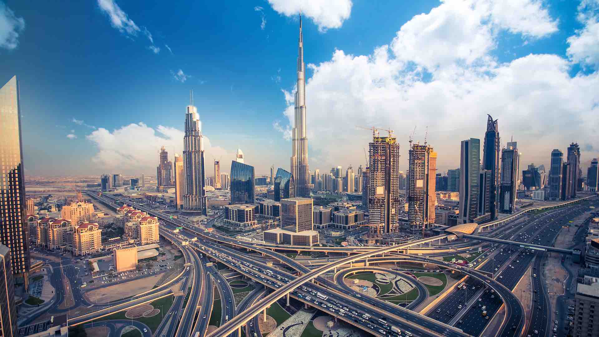 Oxford Economics forecasts 4.8% growth for UAE economy by 2025